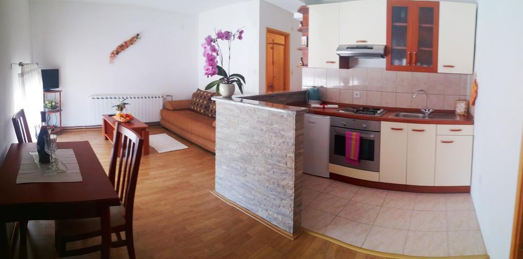 Guest House Domig Licko Lesce Exterior foto