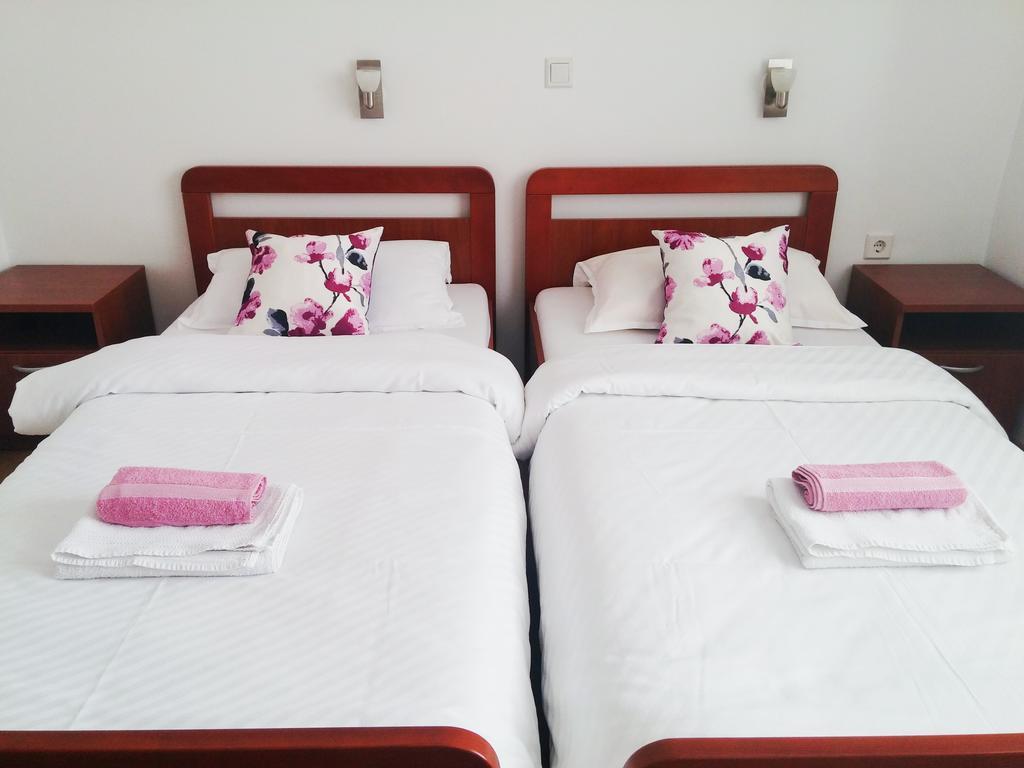 Guest House Domig Licko Lesce Exterior foto