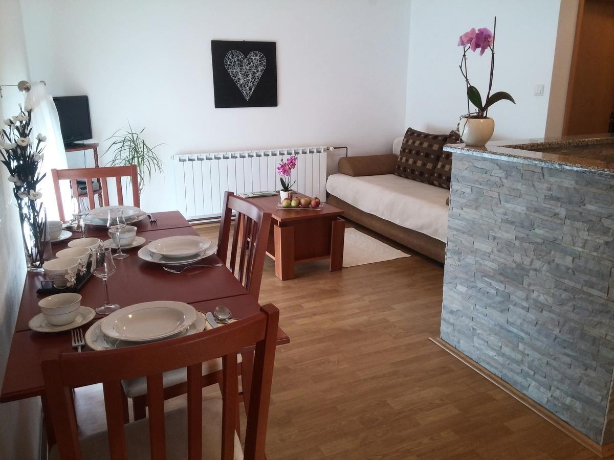 Guest House Domig Licko Lesce Exterior foto