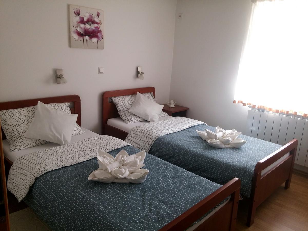 Guest House Domig Licko Lesce Exterior foto