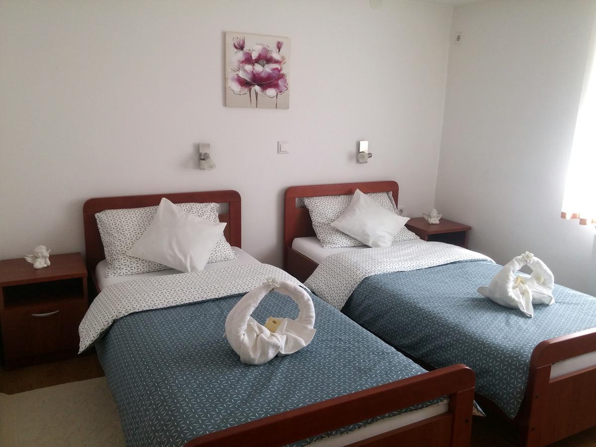 Guest House Domig Licko Lesce Exterior foto